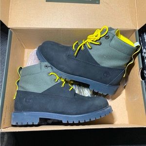 Timberland Juniors Size 7 M Premium 6 in boot Black Nubuck